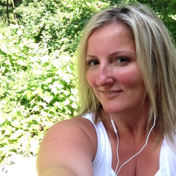 Meet the Posher Other - Meet your Posher, Linda